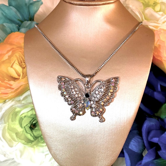 NEW! Iridescent Butterfly Pendant Necklace By Betsey Johnson - Picture 3 of 5